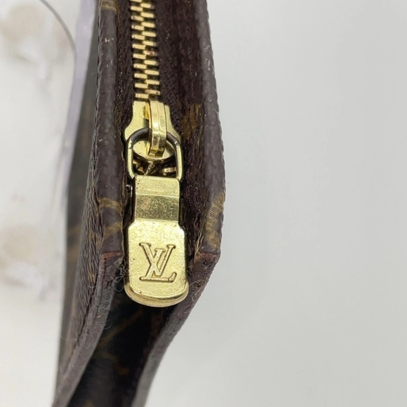 Authentic Louis Vuitton Black Monogram Pouch - Picture 17 of 17